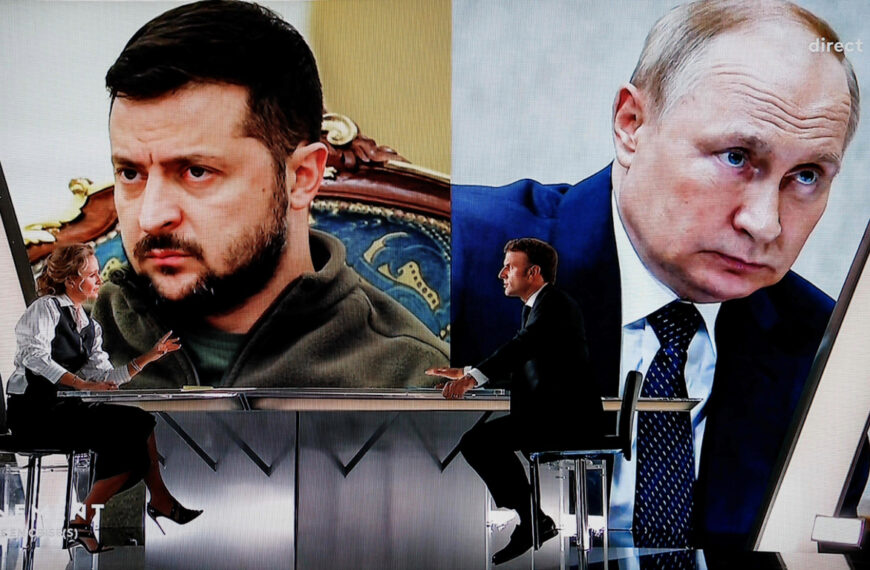 David vs. Goliath: Defeating Russian Autocracy
