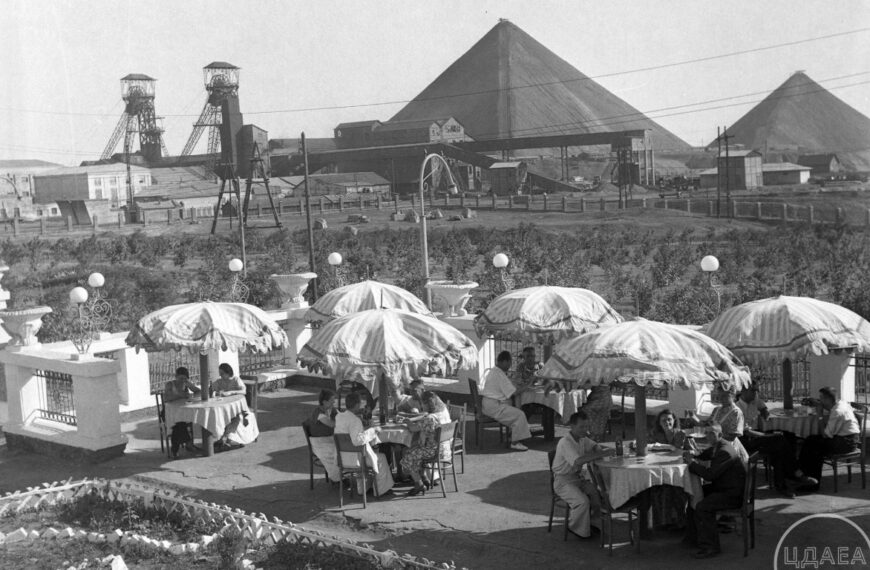 Old Kyiv Pancakes with Frozen Hake: Entangled Soviet Modernisation and Ukrainian National Cuisine in the Second Half of the Twentieth Century